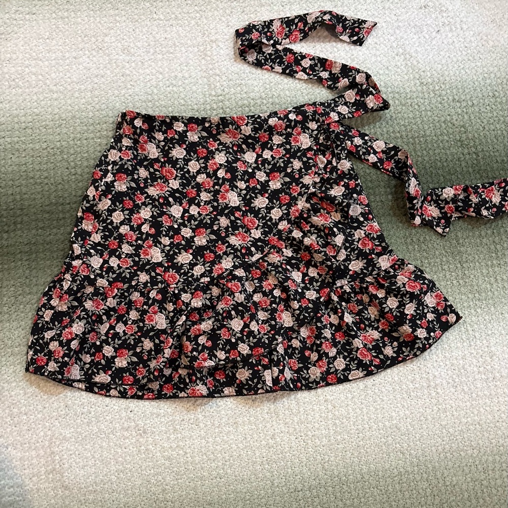 SHEIN Floral Mini Skirt